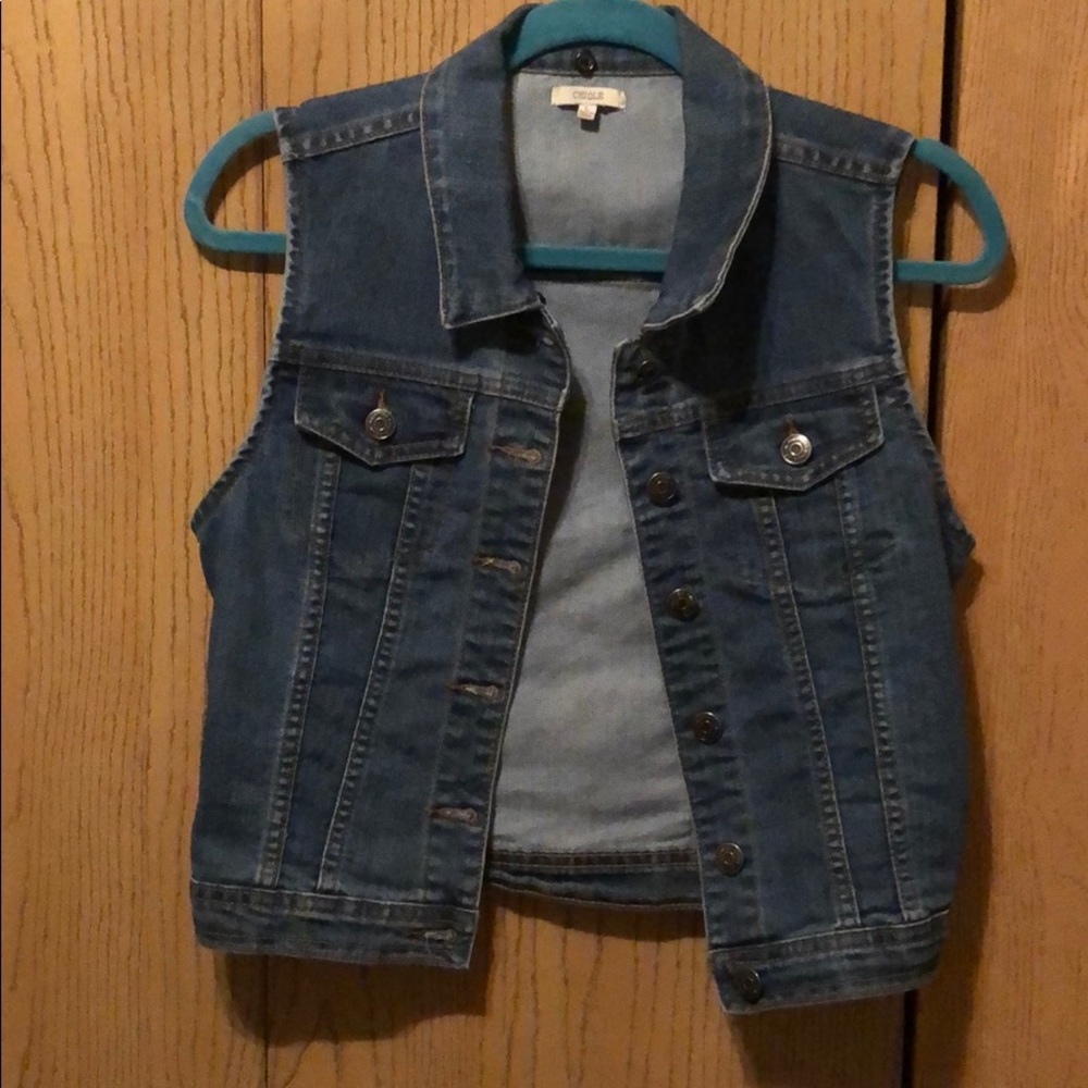 Cropped Sleeveless Jean Vest